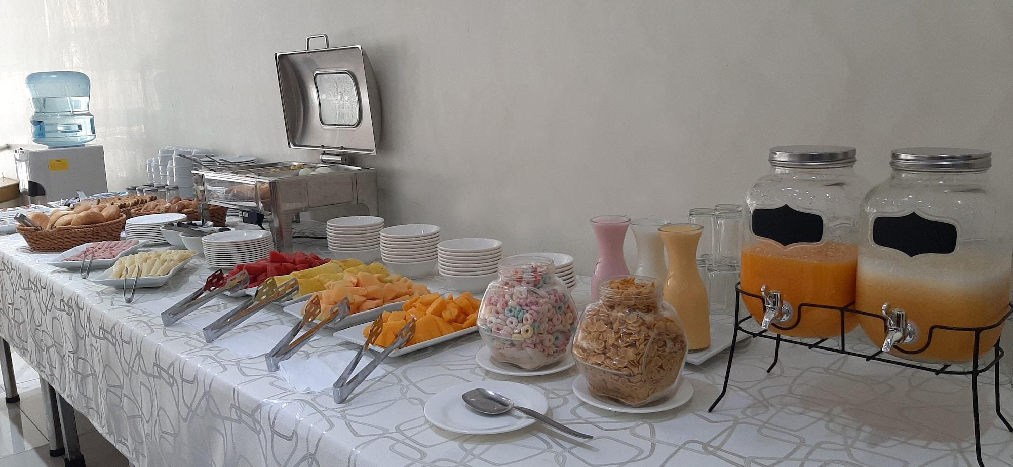 Swan Hotel Lima Luaran gambar