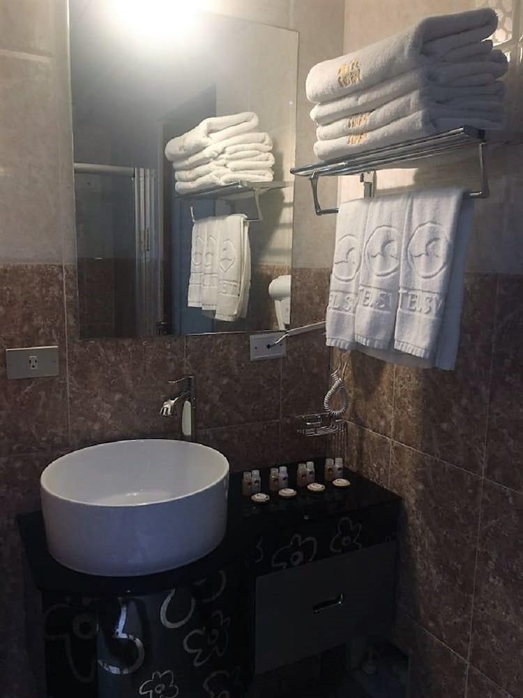 Swan Hotel Lima Luaran gambar